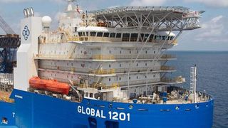 Technip wird für das Projekt drei seiner Bauschiffe, darunter die 162 Meter lange Global 1201, eines der Flaggschiffe der Gruppe, in die Region verlegen. (Bild: Technip)