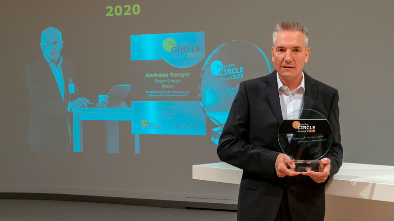 Die Übergabe des Executive Circle Award erfolgte aufgrund der Corona-Pandemie bereits im Vorfeld der Veranstaltung.  (J. Untch / Vogel Communications Group GmbH & Co. KG)