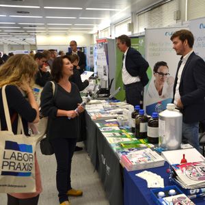 Impressionen der Lab-Supply Hamburg vom 29. Oktober 2019  Die letzte Lab-Supply Messe 2019 fand in der MesseHalle Hamburg-Schnelsen statt. Impressionen vom Messetag sowie einige Besucherstimmen finden Sie in dieser Bildergalerie. Die nächste Lab-Supply ist am 18. März 2020 in Frankfurt am Main.
Lese-Empfehlung: Nachbericht zum erfolgreichen Auftakt der Lab-Supply in Wien. (LABORPRAXIS, C. Lüttmann)