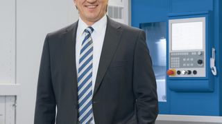 „Wir freuen uns sehr über diese Auszeichnung“, erklärt Dr. Guido Hegener, Geschäftsführer der EMAG Salach Maschinenfabrik GmbH. „Sie ist Ansporn für uns, den eingeschlagenen Weg weiterzugehen. Die Energieeffizienz der Anlagen ist bei uns seit Jahren im Fokus.“ (Bild: Emag)