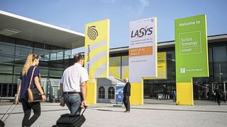 Perspektiven aufzeigen: Im persönlichen Erfahrungsaustausch können sich Besucher der Messe Lasys in Stuttgart über aktuelle Lasertechnologien und die künftige Entwicklung informieren.  (Bild: Messe Stuttgart)