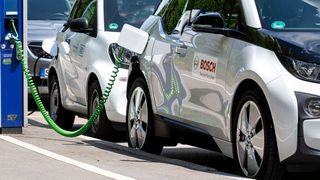 Mit einem Cloud-Service will Bosch Lebensdauer und Leistung von Elektroauto-Batterien verbessern. (Bosch)