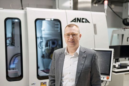 «Unser Ziel ist es, Anwendern beispielsweise durch kreative Lösungen zu helfen, unter den ihnen gegebenen Bedingungen wettbewerbsfähig zu fertigen», erläutert Martin Winterstein, Geschäftsführer der Anca Europe GmbH.(Bild:  Thomas Braun)