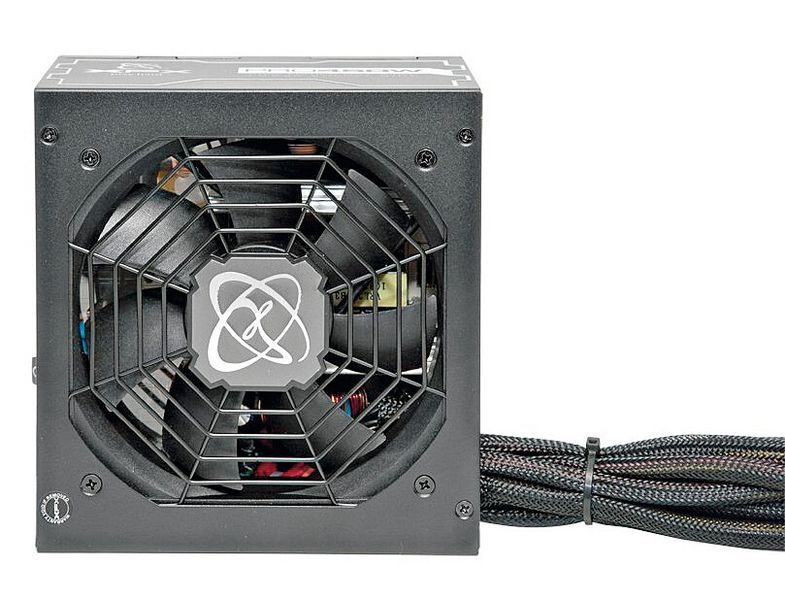 2x Netzteil Core Edition PRO450W von XFX: Jens Pommerenke, corent networks GmbH/ Johannes Krieg, Microwork 2000 (Bild: XFX)
