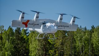 Die hybrid-elektrische Drohne kann Hunderte von Kilometern zurücklegen und Nutzlasten von bis zu 20 Kilogramm transportieren. (Bild: Dufour Aerospace)