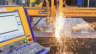 Seit Juli 2023 ist beim Spezialisten für innovative Ladekonzepte, Terex, eine Master Cut Compact mit 2D-Plasmabrenner und mitfahrendem Autogenbrenner von Microstep in Betrieb. (Bild: Microstep)