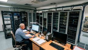 Via NFS lassen sich Dateien auf entfernten Computern anzeigen, speichern, aktualisieren, freigeben und gemeinsam nutzen. (Bild: Gemini / KI-generiert)
