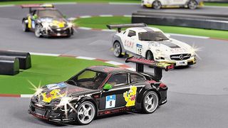 Die Fachzeitschrift „Modell Fahrzeug“ hat die „Modellfahrzeuge des Jahres 2013“ gekürt. In 22 Kategorien wurden die schönsten Miniaturen gesucht. Mercedes-Benz erhielt eine Auszeichnung für seine Modellauto-Strategie. (Foto: Modell Auto)