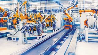 Linearführungen können sowohl bei Industrierobotern als auch bei Cobots den Bewegungsradius erweitern. Das macht den Robotereinsatz flexibler. (Bild: © Nataliya Hora - stock.adobe.com)