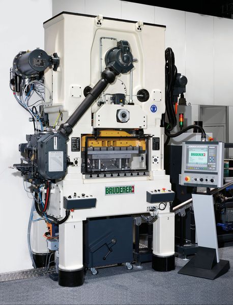 Beim Retrofit werden Mechanik und Steuerung nach neusten Sicherheitsstandards auf Vordermann gebracht. (Bruderer)
