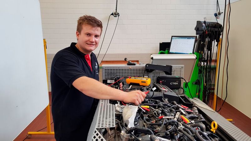 Manuel Schmied wird Deutschland bei den Kfz-Mechatronikern Pkw vertreten. (Bild: Werth – Worldskills Germany)