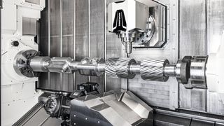 Einfache Programmierung ohne Spezialwissen: Mit exklusiven DMG Mori Technologiezyklen und der Software gear Mill gelingt die hochpräzise Verzahnungsherstellung auf Standardmaschinen wie der NTX 3000 direkt über eine intuitive, dialoggeführte Parametereingabe.  (Bild: DMG Mori)