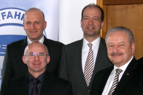 ADAC-Geschäftsführer Stefan Wunderlich, ZDK-Hauptgeschäftsführer Dr. Axel Koblitz, ZDK-Vorstände Reinhard Ott und Jürgen Karpinski. (Archiv: Vogel Business Media)
