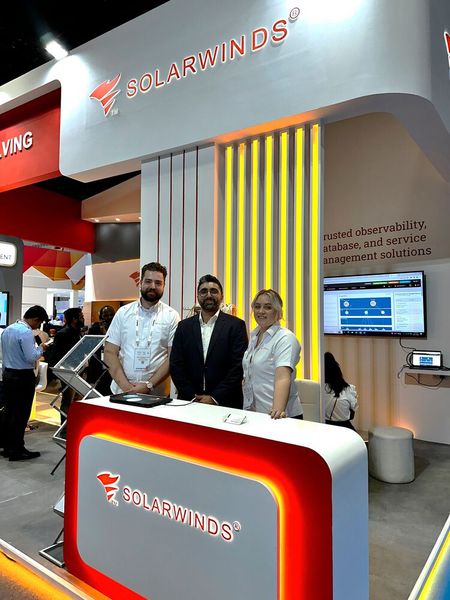 Das Solarwinds Team (v .l.) Manuel Murcela Gomes, Abdul Rehman und Emer Callaghan.  (Bild: Vogel IT-Medien )