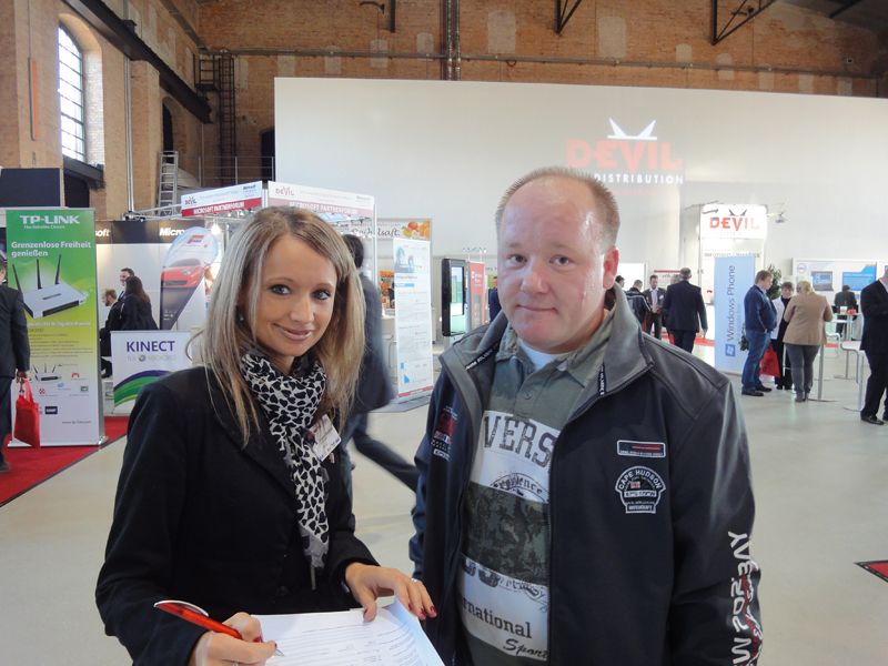 Magdalena Wawschiniak, DEVIL holt sich Feedback von Thomas Juchert (Archiv: Vogel Business Media)