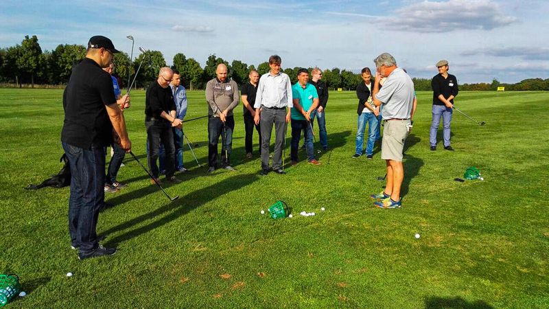 Head Pro und PGA Ausbilder Martin Spieckerhoff erklärt die Grundlagen. (Aagon)