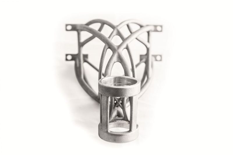 Die Parare GmbH zeigt unter andrem als Exponat eine gedruckte Lenkanbindung, die bei gleicher Belastbarkeit rund 60 Prozent leichter ist. (Parare)