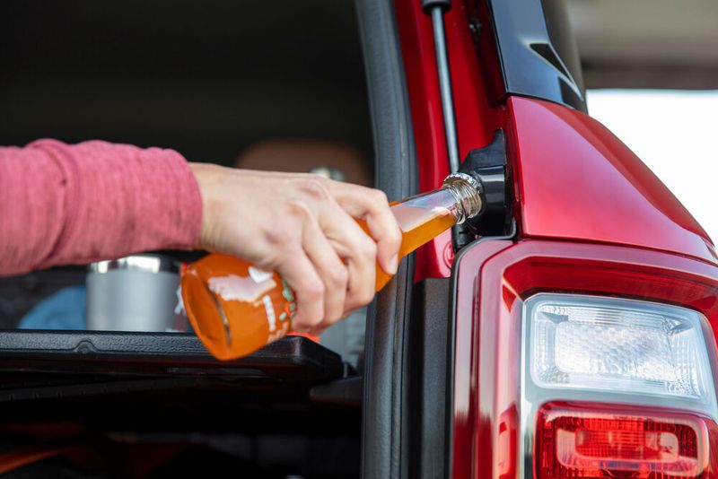 Wobei der Flaschenöffner schon eher zu Skoda passen würde – das ist nämlich „simply clever“. (Auto-Medienportal.Net/Ford)