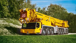 Im zweiten Teil unserer Serie über die Bedeutung von Simulation bei Liebherr widmen wir uns der Strukturmechanik und der FE-Analyse zur Ermittlung von Festigkeit und Verformung. Dieses Themenfeld ist von maßgeblicher Bedeutung für die effiziente Entwicklung der Hochleistungskrane. (Liebherr-Werk Ehingen)