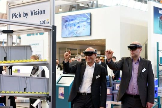Unter dem Kennzeichen „Handhelds“ präsentierten Aussteller auf der letzten LogiMAT 2019 Anwendungen mit AR-Brillen.(Quelle:  EUROEXPO Messe- und Kongress-GmbH)