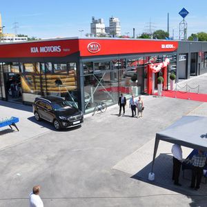 Das Autocenter Heinz hat ein neues Kia-Autohaus in Betrieb genommen.(Foto:  Wehner)