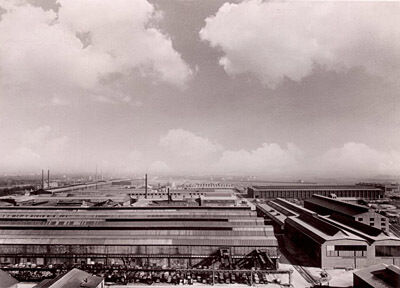 Werksgelände der Thyssenkrupp Nirosta in Krefeld um 1935. Blick von der Gladbacher Straße Richtung Süden. (Inoxum)