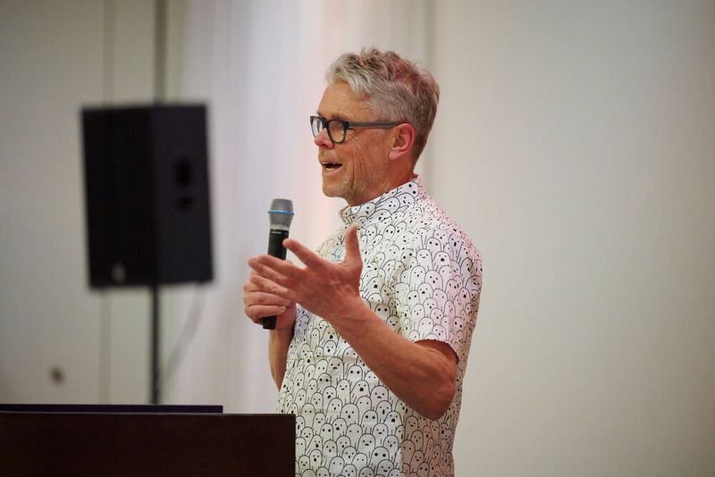 Impressionen vom ELEKTRONIKPRAXIS Frühlingsfest 2023 im Ketterer Kunst mit der Verabschiedung von Johann Wiesböck.  (Bild: © EYE AM CHRIS)