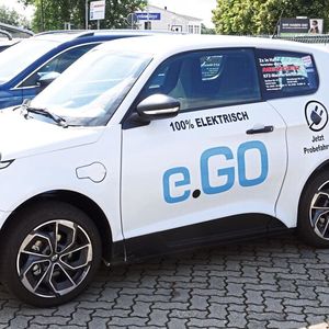 Wenn sie denn nun endlich in den Markt kommen, fungiert Bosch Mezger als einer der Servicestützpunkte für E.Go-Mobile – dank entsprechender Elektrokompetenz kein Problem.  (Bild:  Dominsky/»kfz-betrieb«)