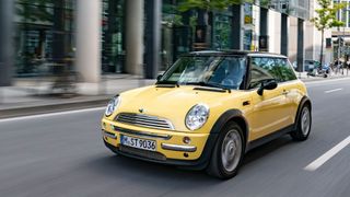 Der klassische Mini ist seit 20 Jahren auf dem Markt. (Bild: Mini)