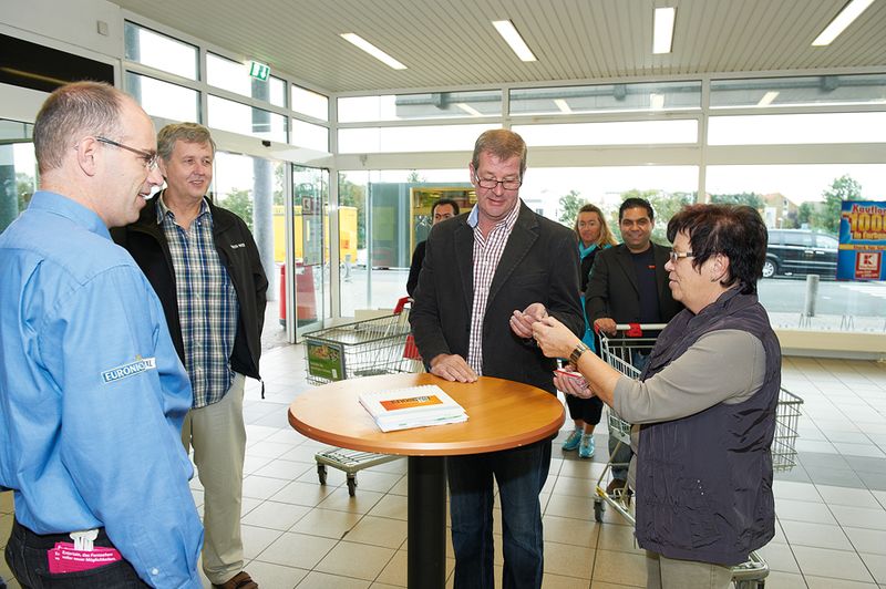 Vor der Rückreise gab es noch ein „Frühsh@ppen“ beim Euronics. (Archiv: Vogel Business Media)