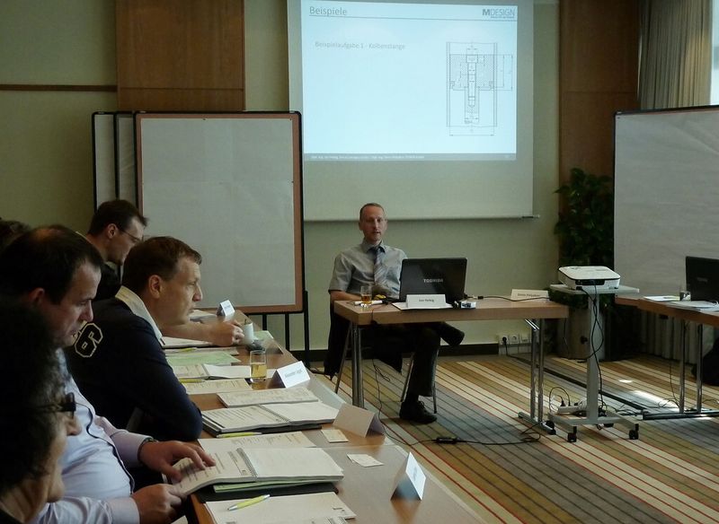 Beim Fachseminar Schraubenberechnung nach DIN 2230 mit Dipl.-Ing. Jan Hebig von DriveConceps. (Bild: Michel)