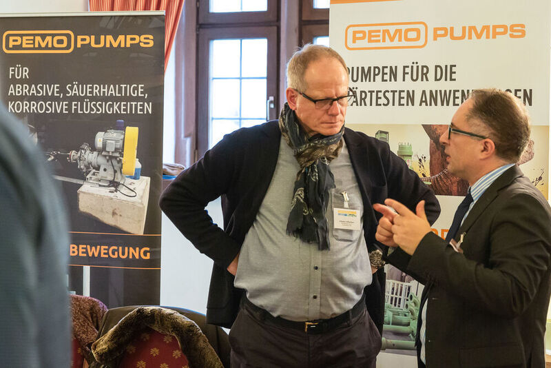 Impressionen der Förderprozessforen 2019: Beim Pumpen- und Schüttgut-Forum diskutieren Experten an zwei Tagen über Probleme bei Förderprozessen. Dabei steht der praxisorientierte Austausch und die gemeinsame Lösungsfindung im Vordergrund des Netzwerktreffens der Pumpen- und Schüttgut-Community. (Stefan Bausewein / PROCESS)