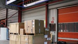 Der „Apache portal LFT“ ist ein Volumenmesssystem für in Ruhe befindliche Frachtobjekte. In der Praxis wird das System zur statischen Dimensionserfassung meist mit Handhubwagen oder Gabelstaplern in Cross-Docking-Anwendungen beschickt.Bild: PTB (Archiv: Vogel Business Media)