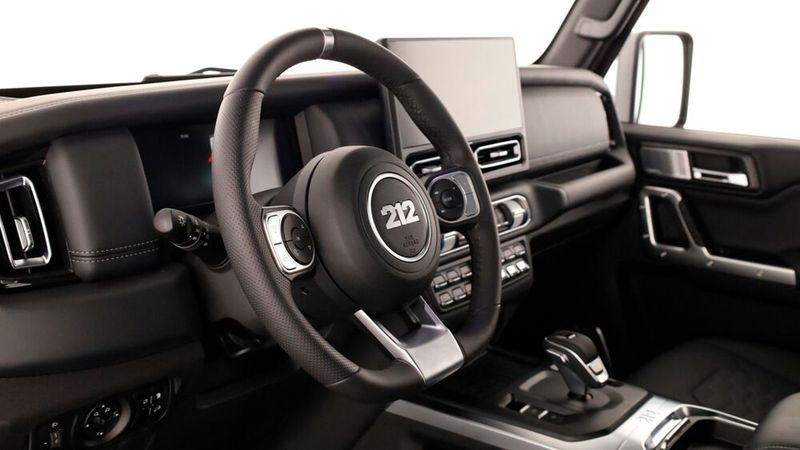 Das Cockpit des BAW 212 ist modern und wohnlich eingerichtet. (Bild: Indimo)