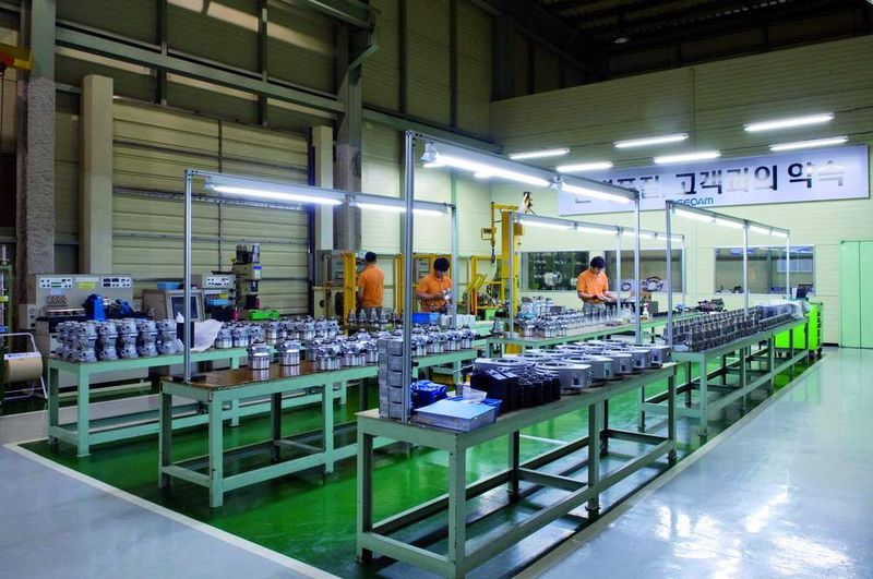 Eine enorme Fertigungstiefe zeichnet die Produktion von Hwacheon aus. Hier die eigene Qualitätssicherung der Spindel- und Spannfutterherstellung in Gwangju. (Archiv: Vogel Business Media)