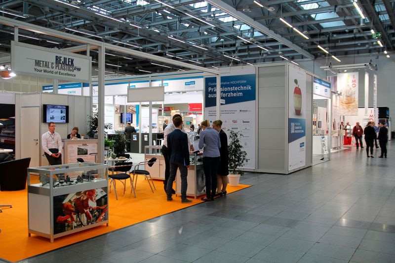 Und das war die zweite Hybrid Expo, die Begleitmesse der Composites Europe mit Fokus auf Bauteile, die aus verschiedenen Werkstoffen aufgebaut sind. Auch bei dieser Messe verzeichnet der Veranstalter deutliche Zuwächse, was ich als Besucher der ersten Hybrid Expo nur bestätigen kann. (Bild: Königsreuther)
