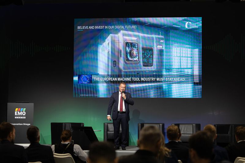 Christoph Plüss, Chief Technology Officer (CTO) von United Machining Solutions, nahm die Auszeichnung in Hannover entgegen. (Bild: copyright by thomas kunz)