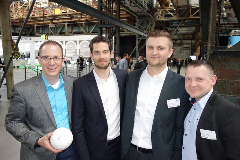 (v. l.) Jörg Nüsken und Dirk Krüger, Ferrari electronic, mit Malte Wigger und Andreas Busch, ALSO (Bild: IT-BUSINESS)