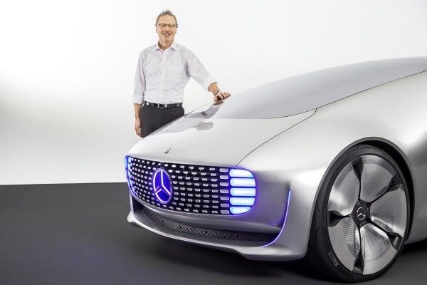 Mercedes-Benz F 015 - Luxury in Motion: Jürgen Weissinger, Leiter Fahrzeugkonzepte und Zukunftstrends (Bild: Mercedes-Benz)
