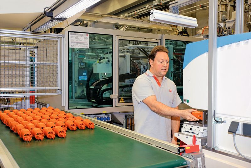 Hohe Fertigungstiefe am Standort Bargau: Auch die Spritzgussteile werden vor Ort hergestellt. (Bild: Fein)