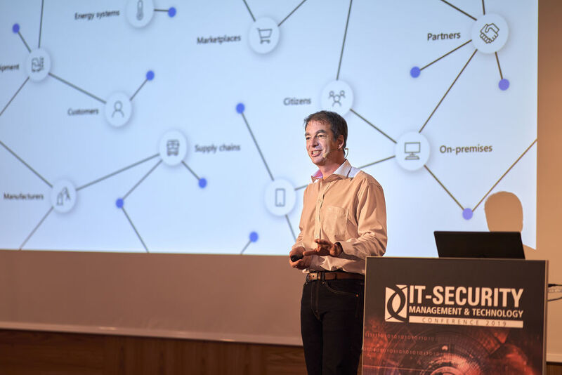Die Rolle der Cloud in der modernen Cyber Security beleuchtet Roger Halbheer, Security Advisor, in seiner Keynote – gefolgt von Uli Ries über die Wichtigkeit von Security-Awareness-Kampagnen. (Vogel IT-Akademie)