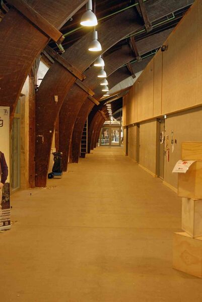 Das Kulturzentrum Godsbanen wurde als Gebäude im Gebäude konzipiert und realisiert. Damit stiegen die Anforderungen an die Gebäudetechnik. (Bild: Mensch und Maschine)