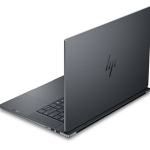 Das HP Omnibook Ultra 16 bietet ein 16 Zoll großes 3K-OLED-Display und einen 99 Wh starken Akku mit bis zu 17 Stunden Akkulaufzeit.(Bild:  HP)