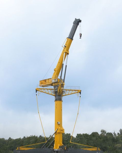 Der Fahrzeugkran GTK 1100 des amerikanischen Herstellers Grove wird in Wilhelmshaven produziert. Er ist besonders für Einsätze, bei denen große Hubhöhen erforderlich sind (beispielsweise an Windkraftanlagen) geeignet. (Manitowoc) (Archiv: Vogel Business Media)