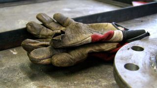 Die ohnehin schon strapazierten Lieferketten werden durch den Ukraine-Krieg weiter geschwächt. Es fehlt vor allem an Elektronikkomponenten und Metallerzeugnissen. (gemeinfrei)