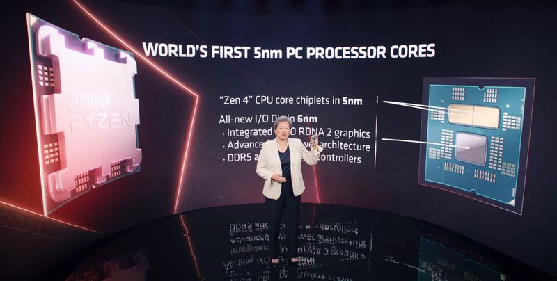 Neben den beiden Compute-Chiplets mit den Prozessor-Cores sitzt noch ein 6-nm-I/O-Chiplet, der nun auch eine RDNA2-Grafikeinheit enthalten kann. (Bild: AMD)
