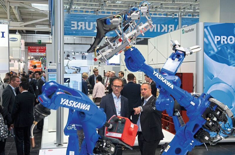 Viele Unternehmen zeigen auf der Hannover Messe, wie man mit den unterschiedlichsten Mitteln noch effizienter produzieren kann, von der Konstruktionssoftware über Robotereinsatz bis hin zum Mobilfunkstandard 5G. (Deutsche Messe)
