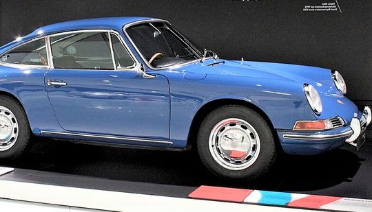 Wer hat`s erfunden? Ein Jahre andauernder Rechtsstreit will klären, ob der einstige Chefkonstrukteur bei Porsche respektive seine Erben am Erfolg des aus dem Porsche 365 hervorgegangenen Modells 911 (Bild) zu beteiligen sind. Hier neue Aspekte.(Bild:  Porsche)
