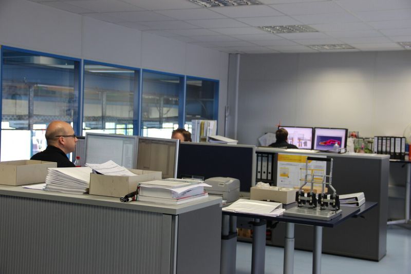 Impressionen aus der Produktion bei der SHL Automatisierungstechnik AG. (Bild: Itasse)