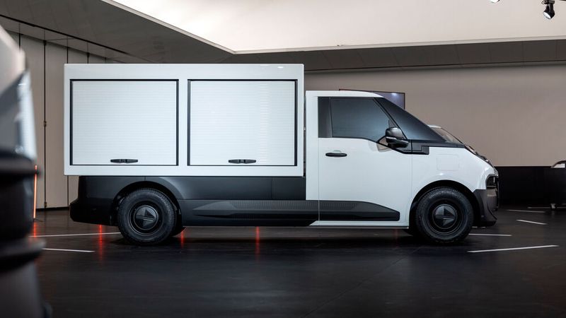 Den Goelette gibt es als Fahrgestell, Großraumkasten mit bis zu 15 Kubikmetern Laderaum sowie mit verlängertem Fahrerhaus und sechs Plätzen. (Bild: Renault)